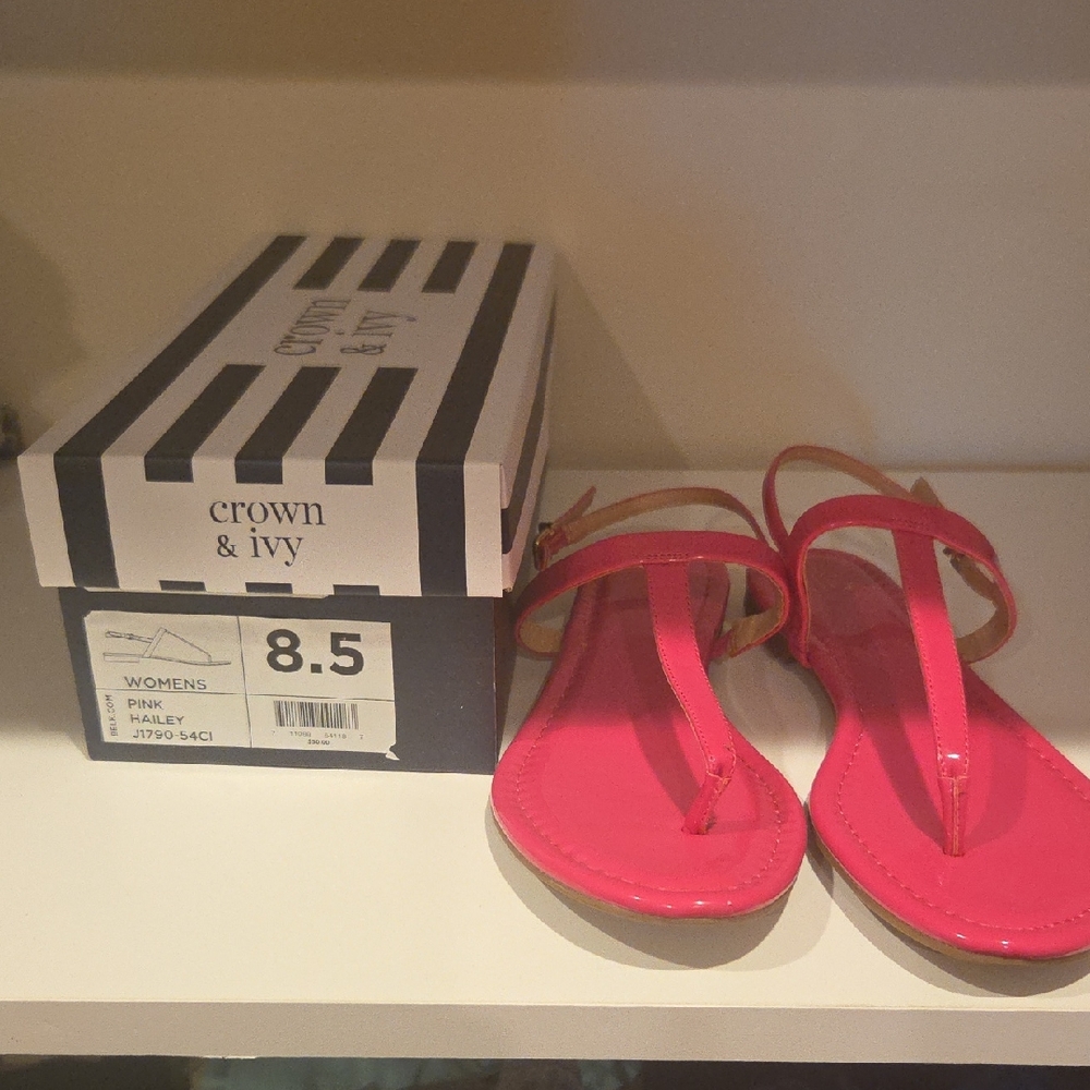 crown & ivy Hot Pink Patent Thong Sandals with Straps